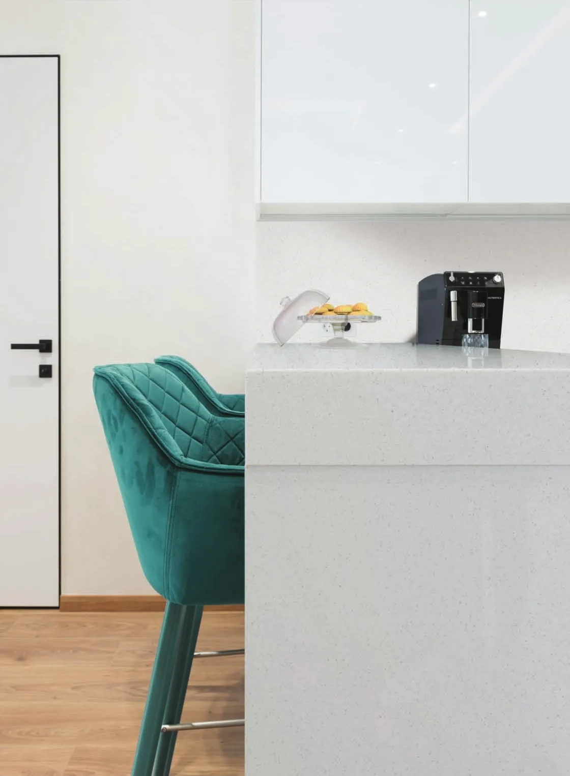 Bianco Neve quartz installed - KalingaStone catalogue application photograph